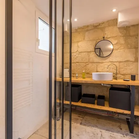 La Parenthese Roucher Montpellier - Duplex Climatise T2 Coeur Ecusson Meuble Toursime 3 Etoiles Exterior foto
